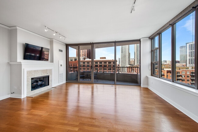 Photo - 200 N Jefferson St Unidad 806