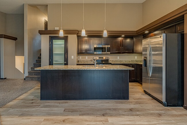 Photo - 3717 McKenzie Dr SE