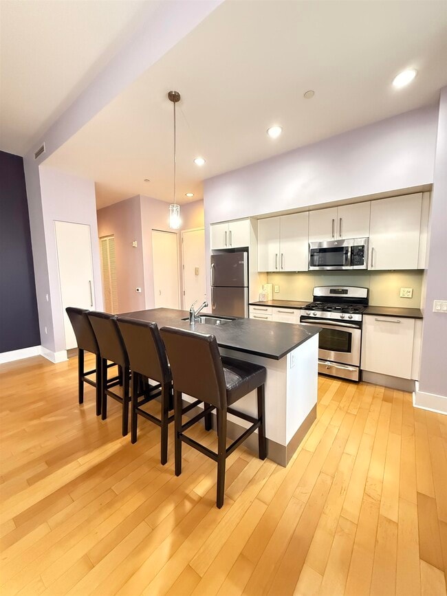 Building Photo - 4 Beacon Way Unit 220