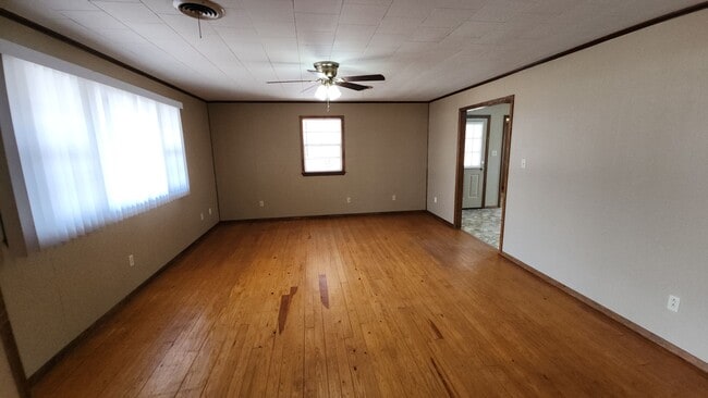 Photo - 605 N Front St