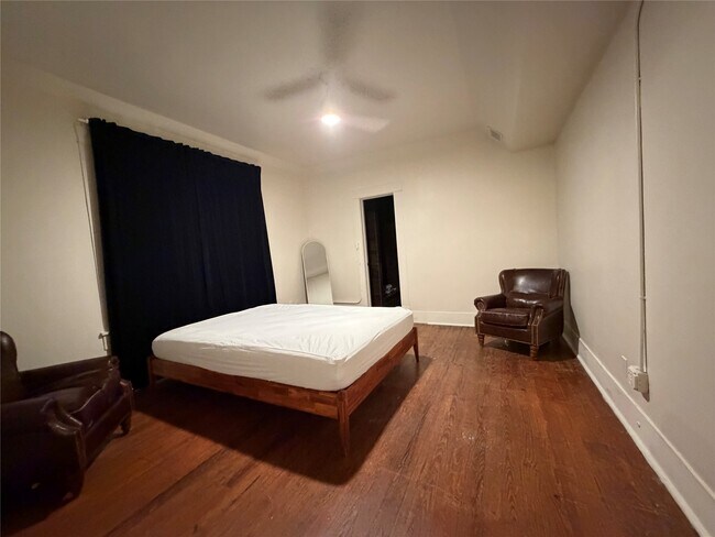Photo - 402 Hyde Park Blvd Unit 4