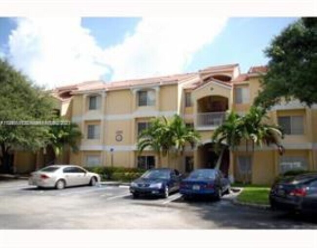 Building Photo - 2400 NW 33rd St Unit 1104 Rental