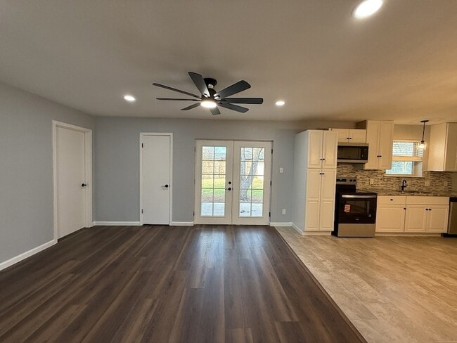 Photo - 6101 Melody Ln