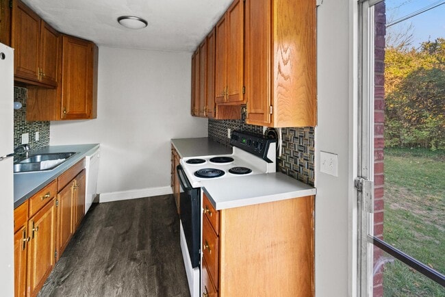 Photo - 1556 Meredith Dr