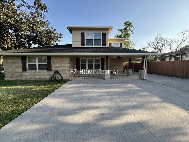 Building Photo - 1014 Roxella St Rental