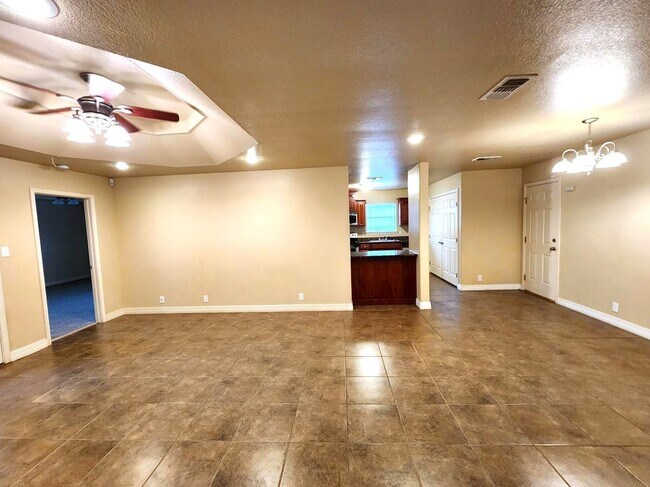 Photo - 204 Javier Dr