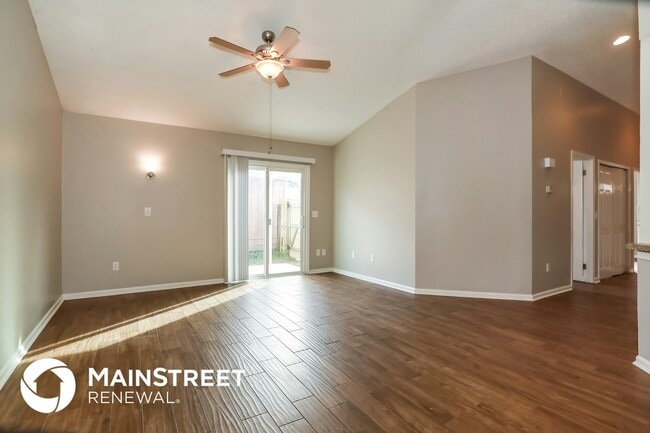 Photo - 9845 Paddlewheel Dr W