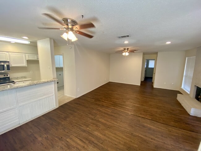 Photo - 2800 Springleaf Ct