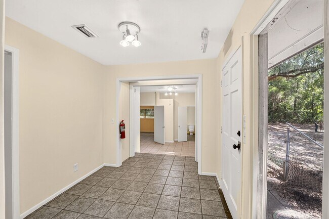 1000 SW 9th St