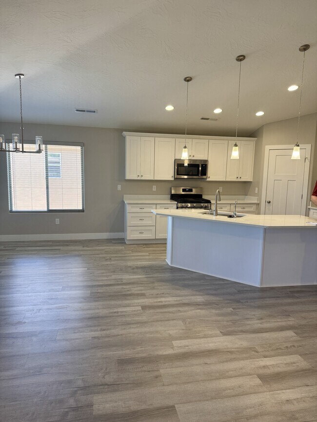 Photo - 2261 S Tonaquint Dr