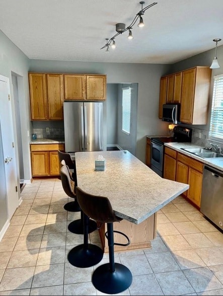 Photo - 7133 Winterbek Ave