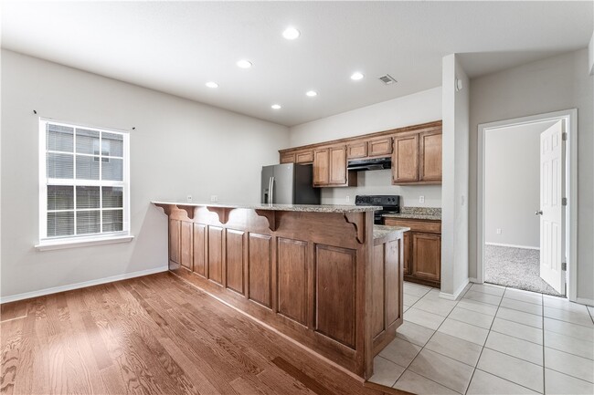 Photo - 3005 SW Deerfield Blvd