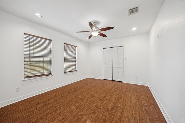 Photo - 708 E 32nd St