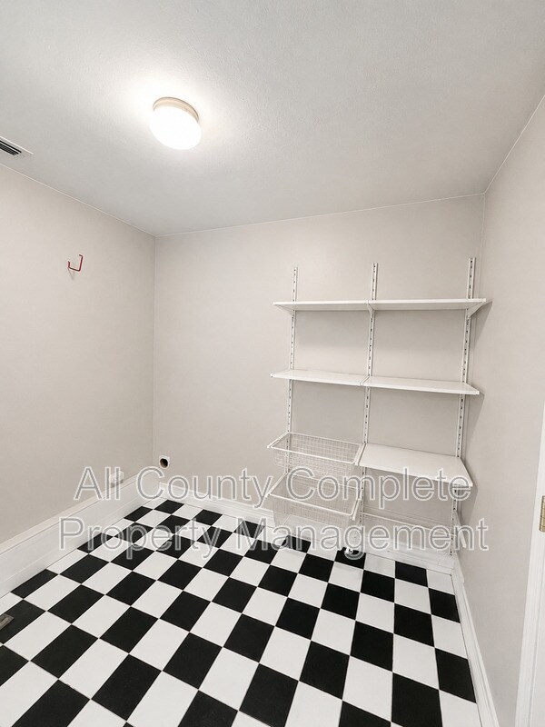 Photo - 10415 Briarcliff Rd E