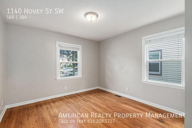 Photo - 1140 Hovey St SW