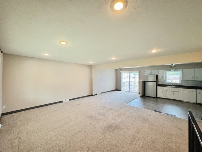 Photo - 835 E Gay St