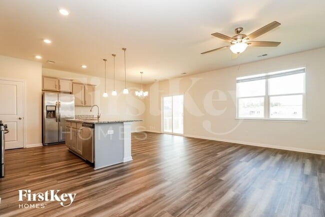 Photo - 591 Wayton Cir