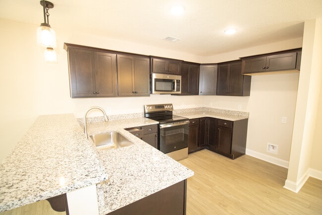 Photo - 122 Enclave Ct