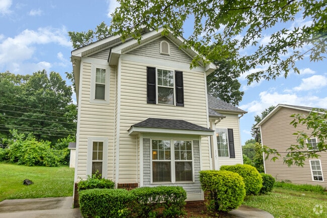 Building Photo - 3727 Bullard St Rental