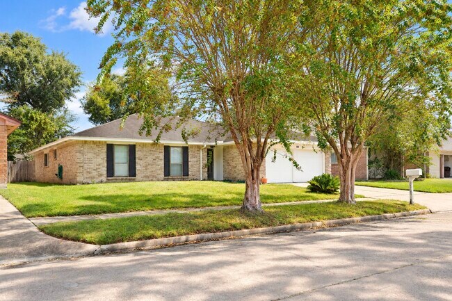 2326 Hazy Creek Dr