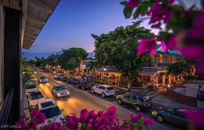 Photo - 300 Wentworth Ct