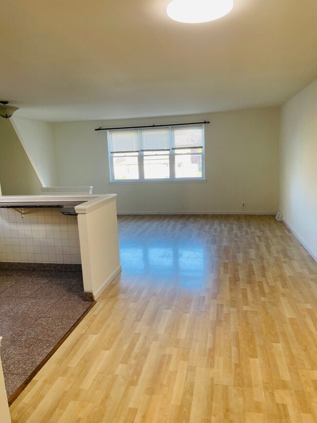 Photo - 7958 Langdon St Unidad 2