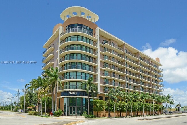 Building Photo - 1690 SW 27th Ave Unit 505