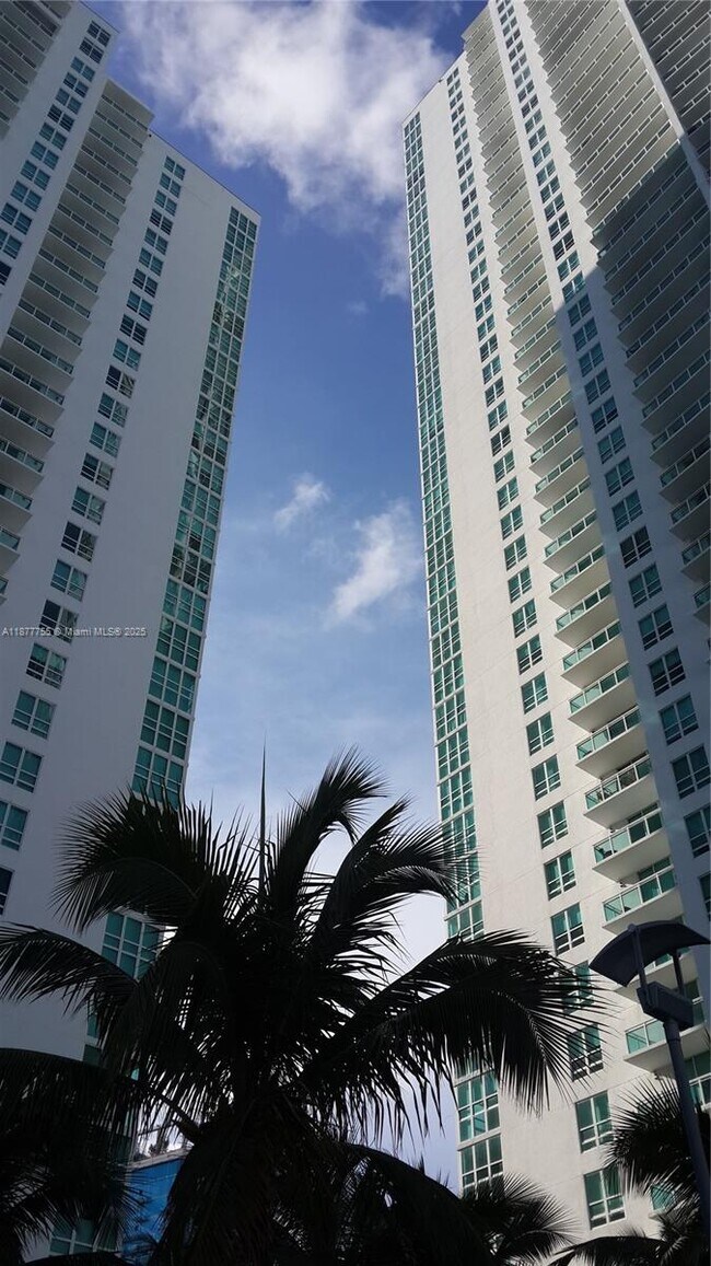 Photo - 950 Brickell Bay Dr Unit 4005