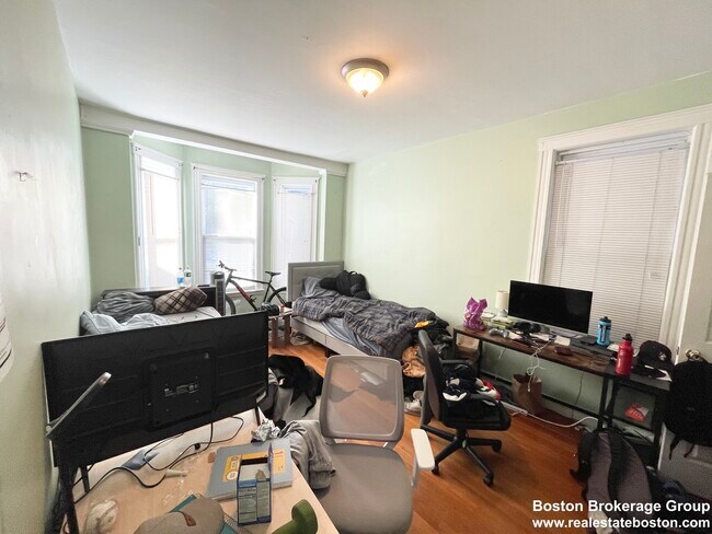 37 Hillside St Unit 1