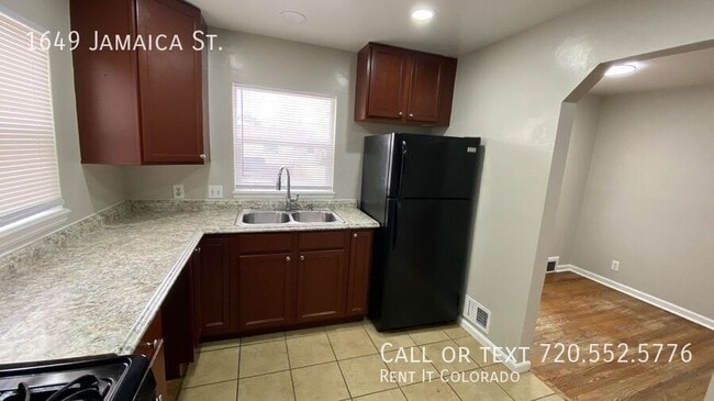 Photo - 1649 Jamaica St