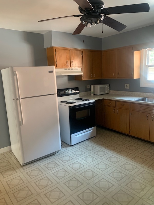 Building Photo - 227 N Brainard St Unit 4