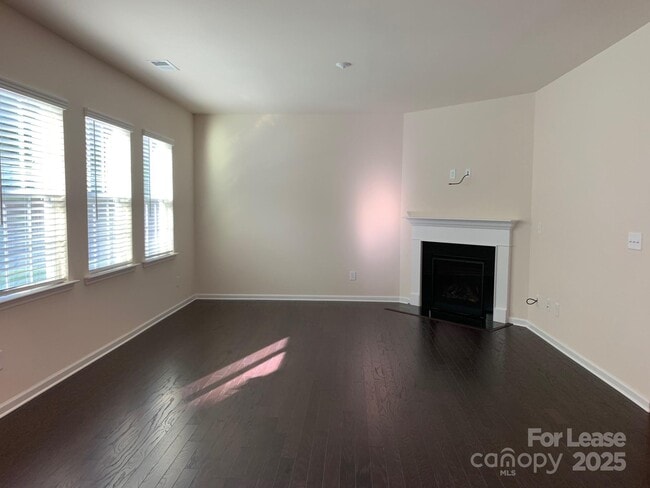 Photo - 143 Wrangell Dr