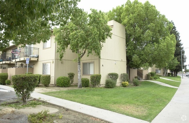 Parkside Apartments - Parkside Apartments
