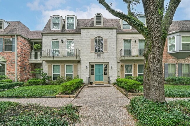 Photo - 496 N Post Oak Ln Unidad 496 Rental