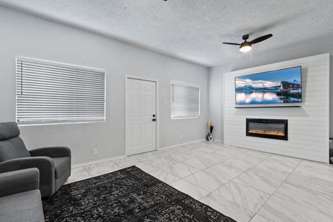 Photo - 4012 Tularosa Ave