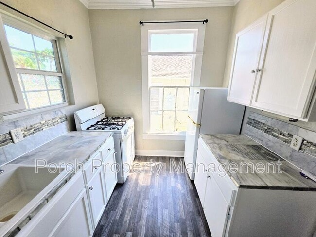 Building Photo - 320 N Barcelona St Unit 7 Rental