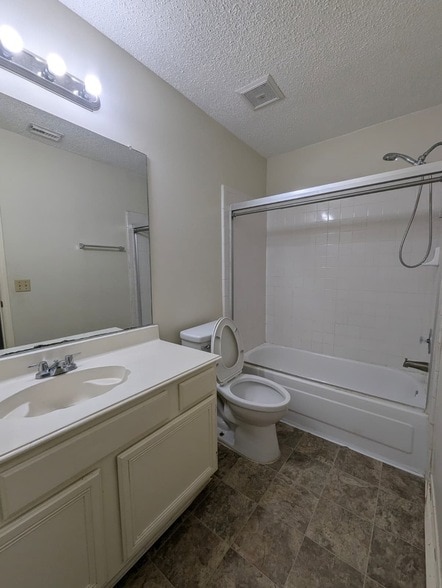 Photo - 827 Coral Tree Pl