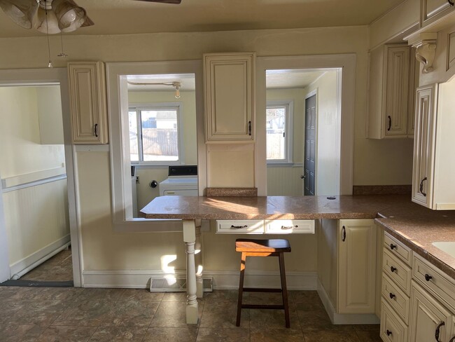 Photo - 136 N Dewey Ave Unit Lower