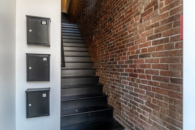 Photo - 807 N 2nd St