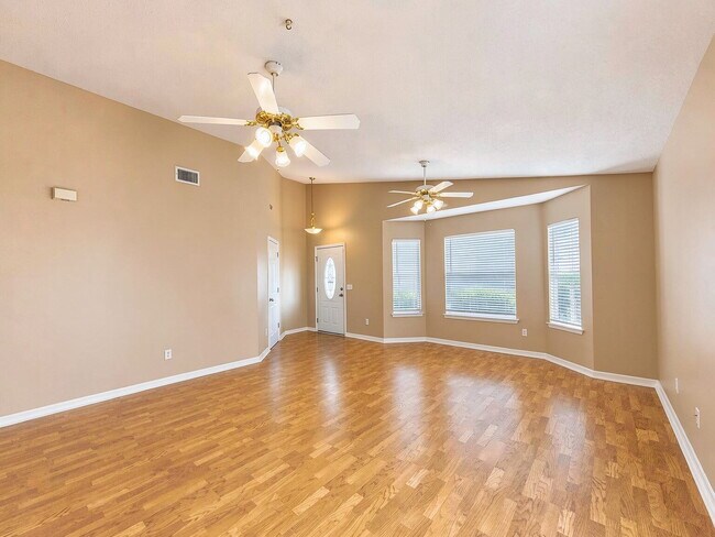 Photo - "Charming 3-Bed Oasis with 2 Baths on Pearl Sand Dr in Mary Esther!"