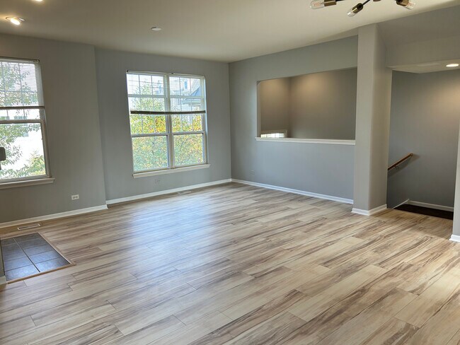 Photo - 349 N Commerce St