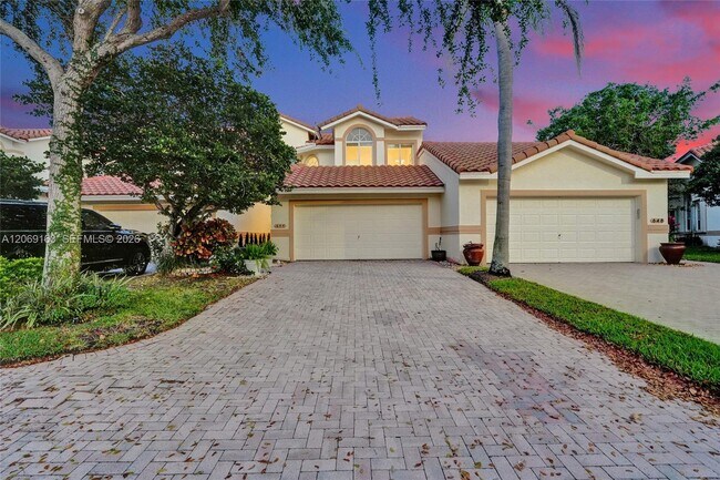 Photo - 644 W Palm Aire Dr