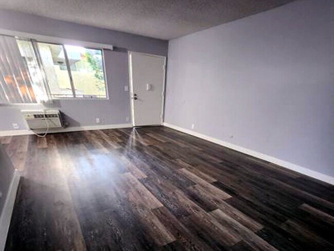 Photo - 215 S Rampart Blvd