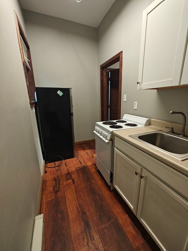 Photo - 266 S Main St Unit 4