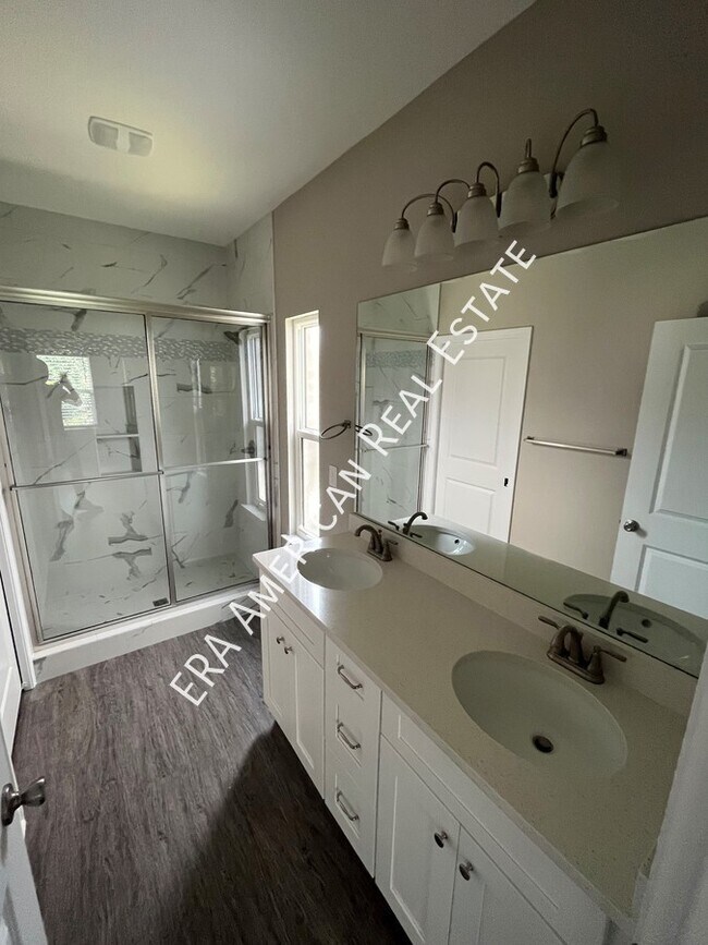 Photo - 2 Arabelle Cv