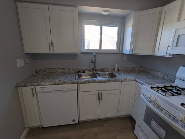 4131 Oakwood Ave Unit Oakwood Ave unit 2