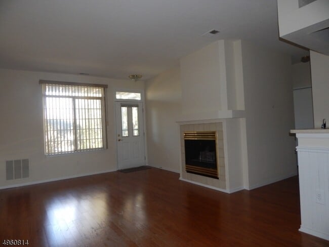 Building Photo - 77 Wescott Rd Unit 77 Rental