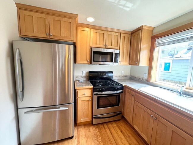 Photo - 9310 Stone Ave N