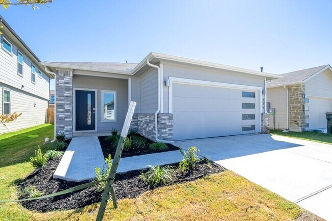 Photo - 225 New Hampton Wy