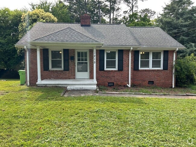 Building Photo - 4 Bedroom | 3 Bathroom Raleigh Home with F...